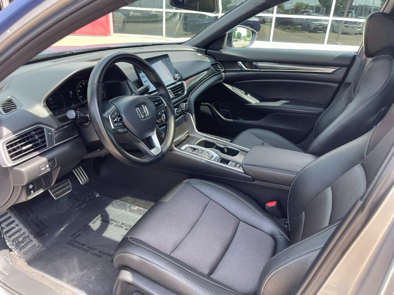 Honda Accord Sedan Vehicle Image 18