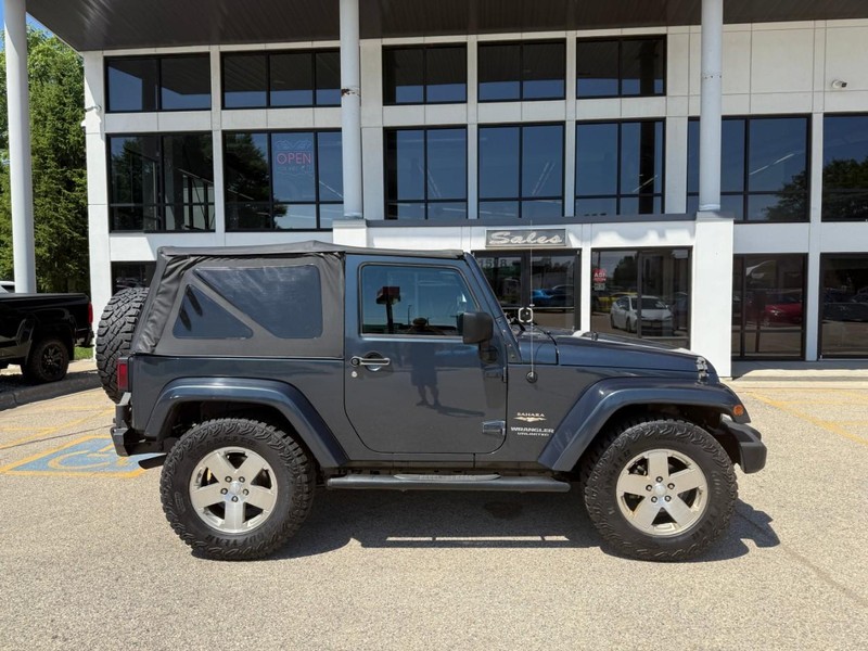 Jeep Wrangler Vehicle Image 04