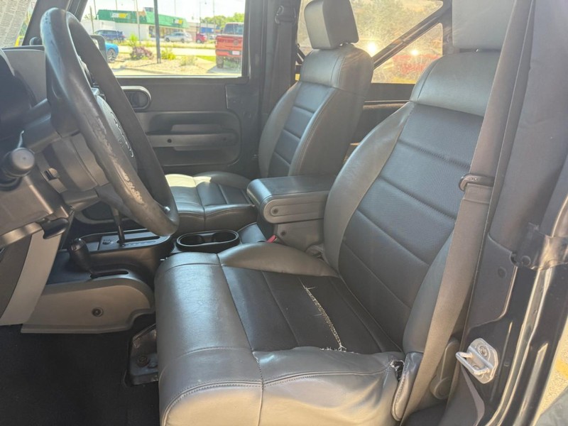 Jeep Wrangler Vehicle Image 09