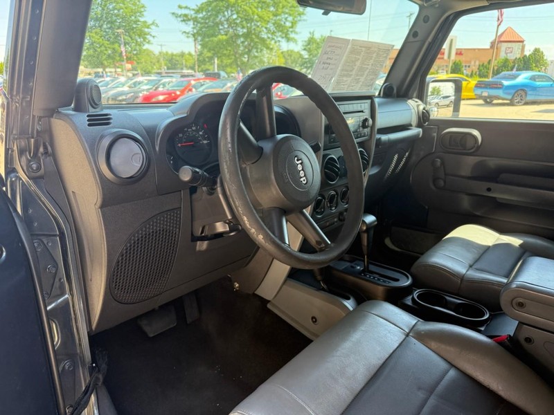 Jeep Wrangler Vehicle Image 10