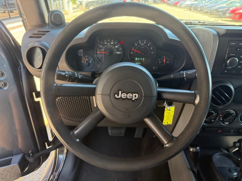 Jeep Wrangler Vehicle Image 14