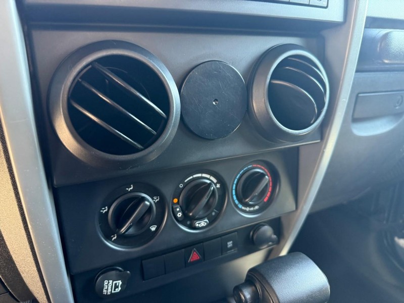 Jeep Wrangler Vehicle Image 18