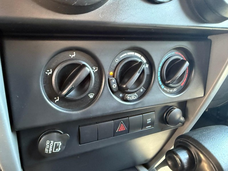 Jeep Wrangler Vehicle Image 19