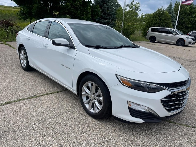 Chevrolet Malibu Vehicle Image 02