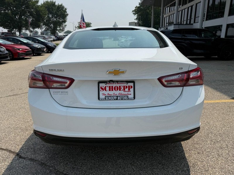 Chevrolet Malibu Vehicle Image 06