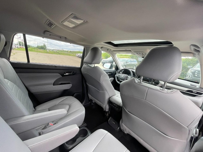 Toyota Highlander Hybrid Vehicle Image 08