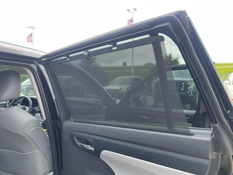 Toyota Highlander Hybrid Vehicle Image 10