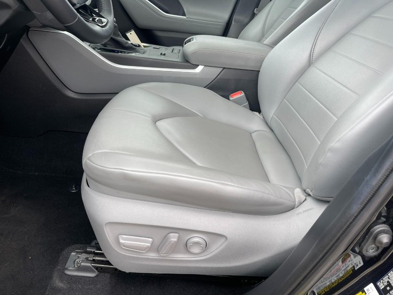 Toyota Highlander Hybrid Vehicle Image 13