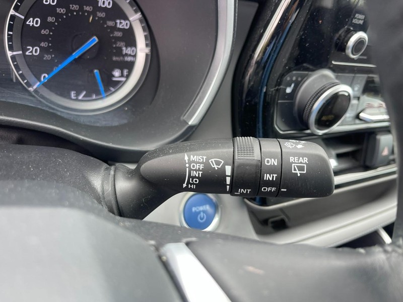Toyota Highlander Hybrid Vehicle Image 19