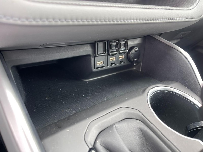 Toyota Highlander Hybrid Vehicle Image 24