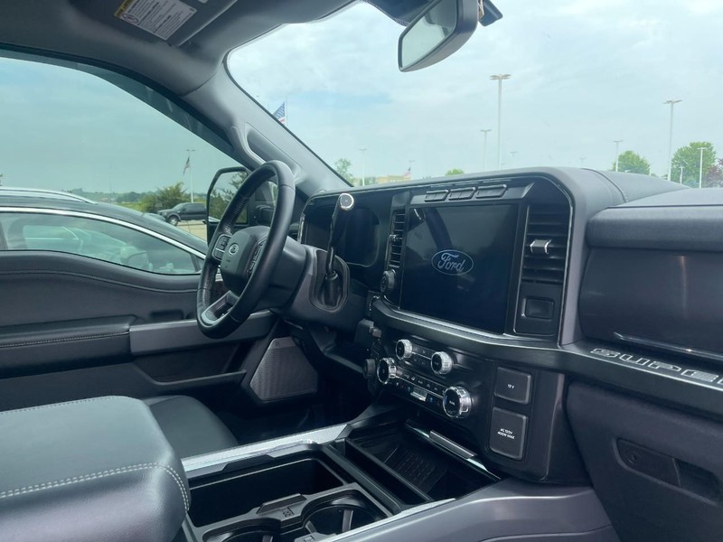 Ford Super Duty F-250 SRW Vehicle Image 02