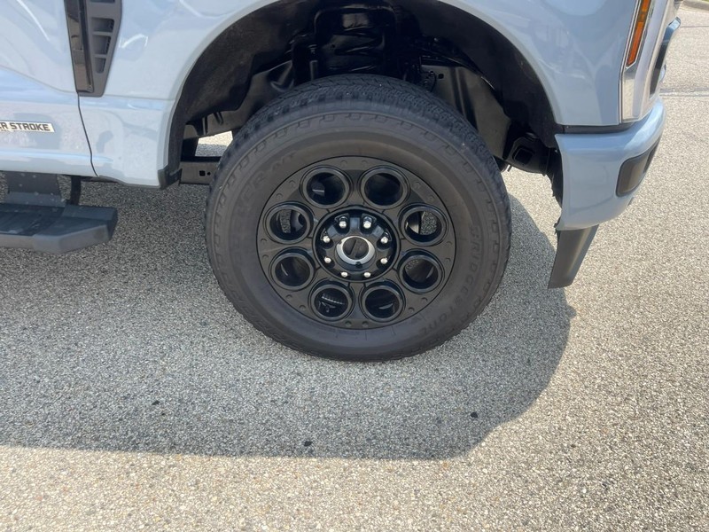 Ford Super Duty F-250 SRW Vehicle Image 07