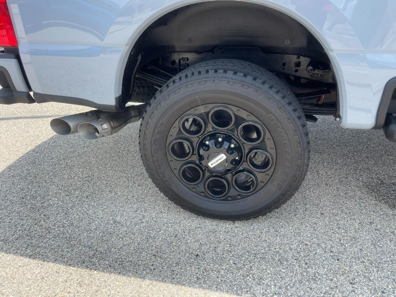 Ford Super Duty F-250 SRW Vehicle Image 08