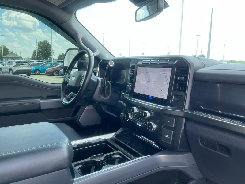 Ford Super Duty F-250 SRW Vehicle Image 10