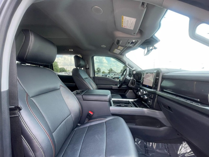 Ford Super Duty F-250 SRW Vehicle Image 11