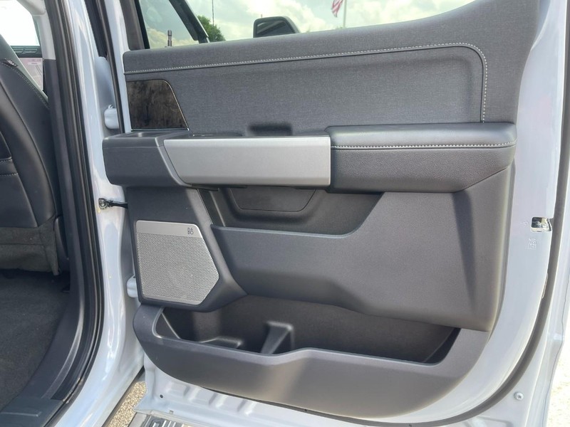 Ford Super Duty F-250 SRW Vehicle Image 15