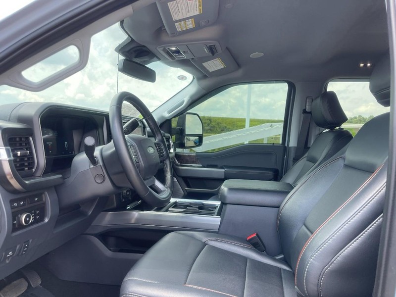 Ford Super Duty F-250 SRW Vehicle Image 21