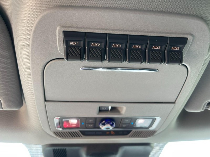 Ford Super Duty F-250 SRW Vehicle Image 38