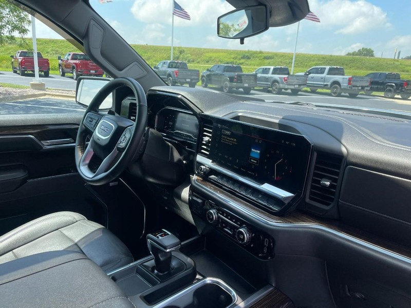 GMC Sierra 1500 Vehicle Image 11