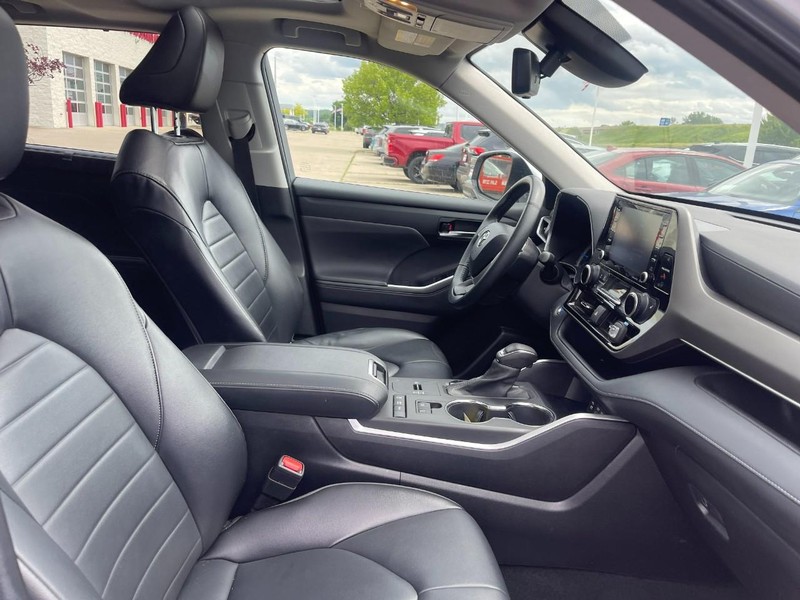 Toyota Highlander Hybrid Vehicle Image 05