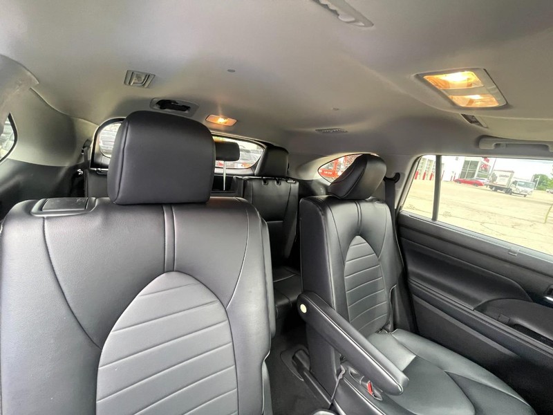 Toyota Highlander Hybrid Vehicle Image 07