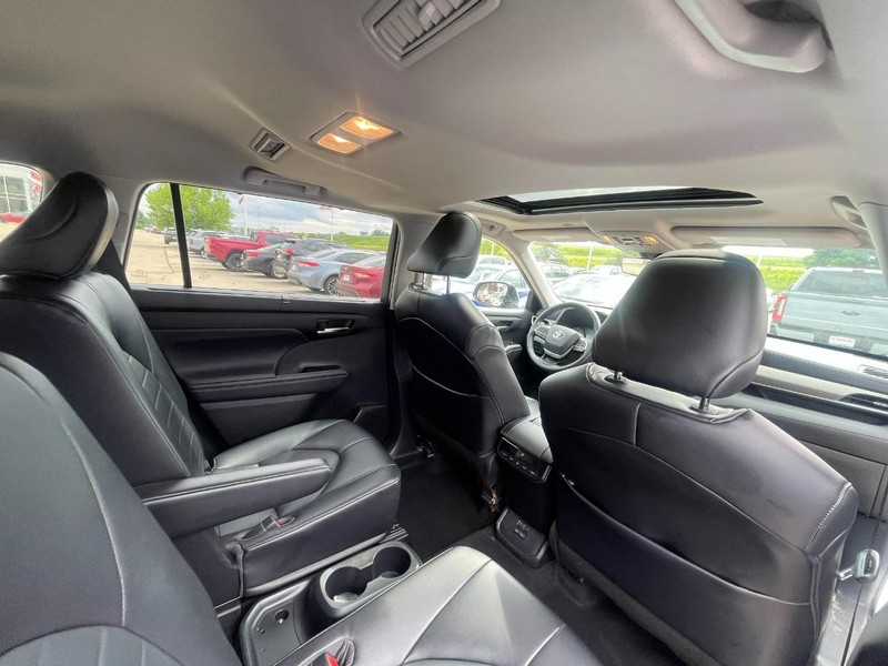 Toyota Highlander Hybrid Vehicle Image 08
