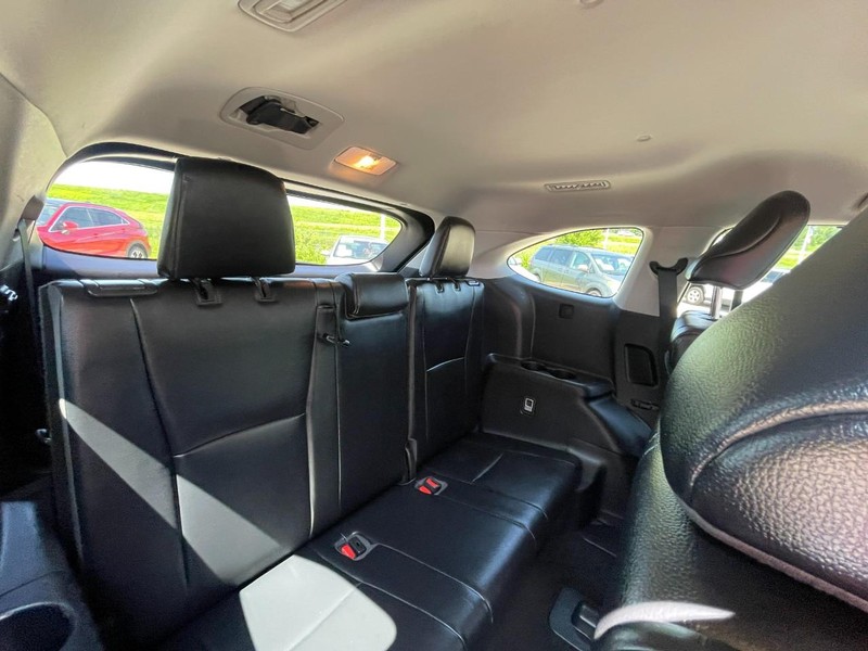 Toyota Highlander Hybrid Vehicle Image 15