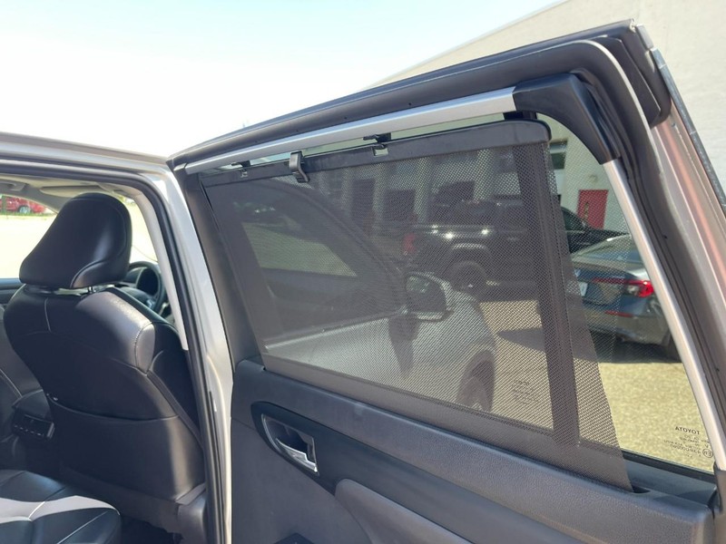 Toyota Highlander Hybrid Vehicle Image 18