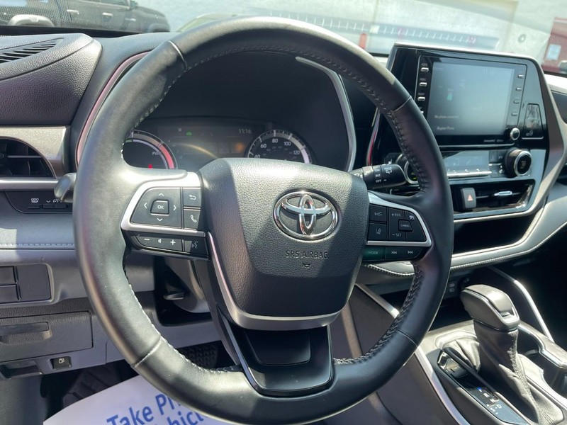 Toyota Highlander Hybrid Vehicle Image 25