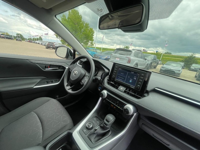 Toyota RAV4 Hybrid Vehicle Image 05