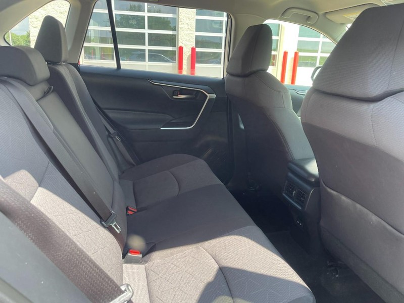 Toyota RAV4 Hybrid Vehicle Image 07