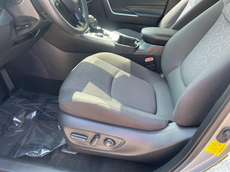 Toyota RAV4 Hybrid Vehicle Image 14