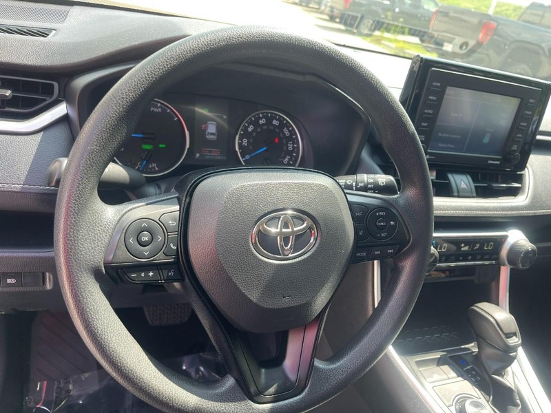 Toyota RAV4 Hybrid Vehicle Image 17