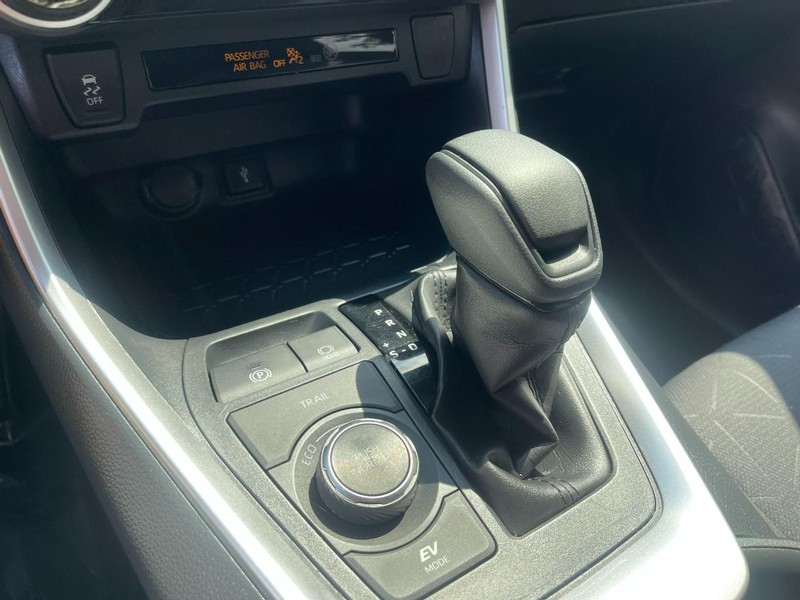 Toyota RAV4 Hybrid Vehicle Image 28