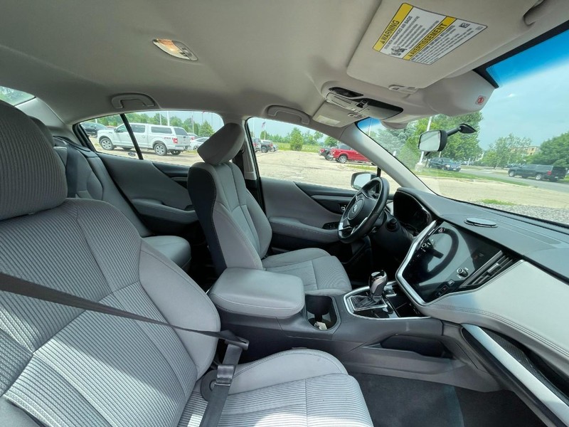 Subaru Legacy Vehicle Image 03