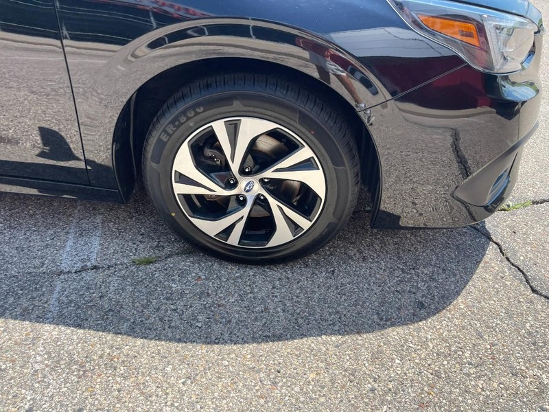 Subaru Legacy Vehicle Image 07