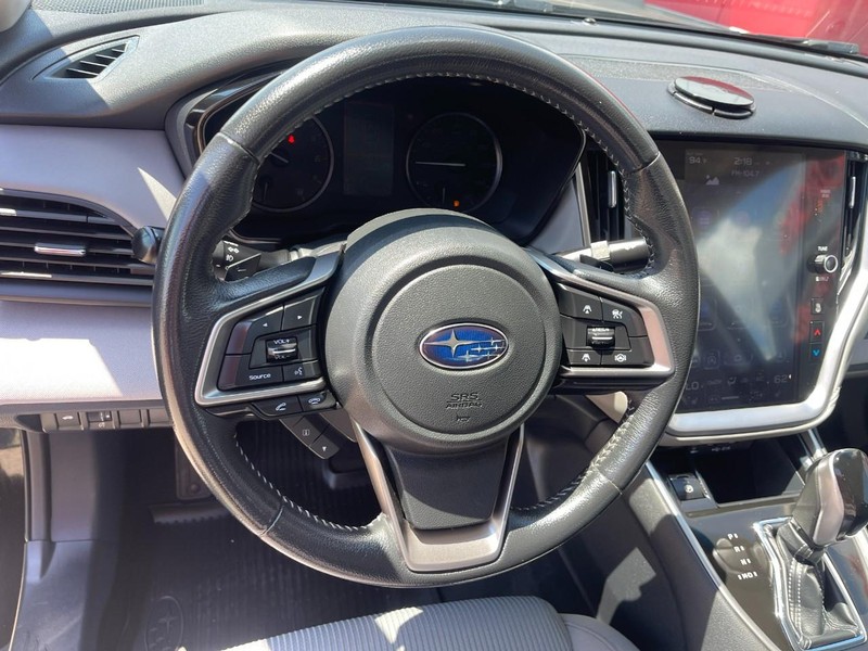 Subaru Legacy Vehicle Image 22