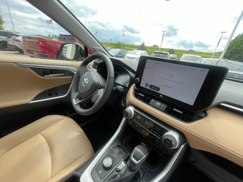 Toyota RAV4 Hybrid Vehicle Image 07