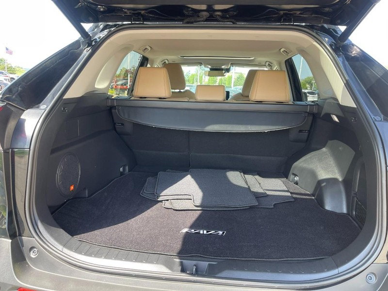 Toyota RAV4 Hybrid Vehicle Image 17