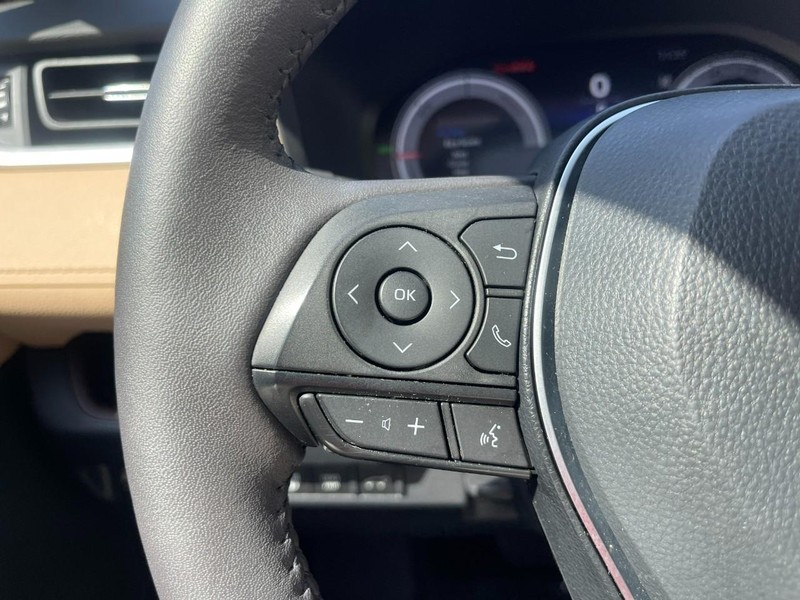 Toyota RAV4 Hybrid Vehicle Image 26