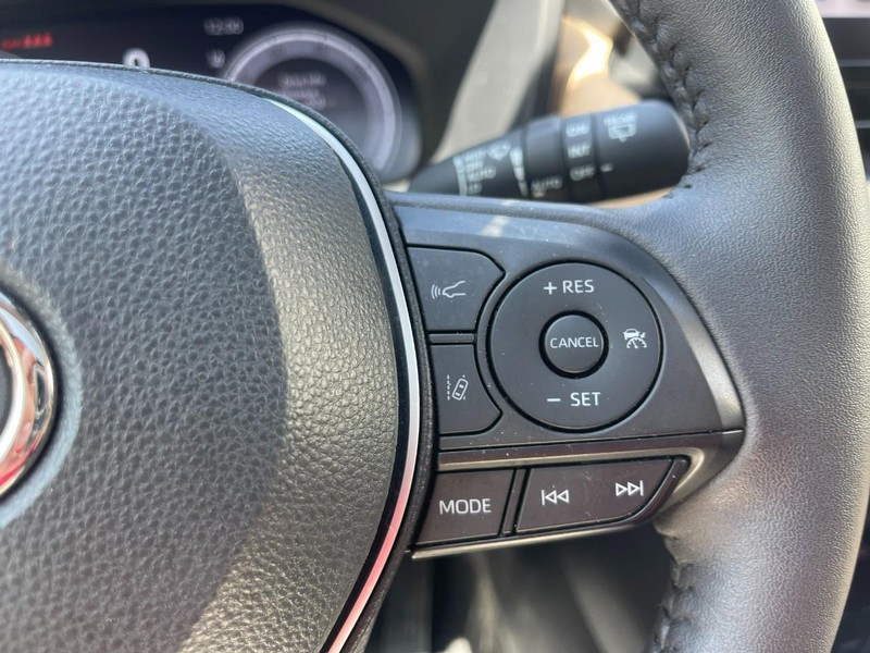 Toyota RAV4 Hybrid Vehicle Image 27