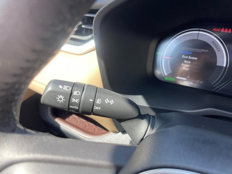 Toyota RAV4 Hybrid Vehicle Image 28