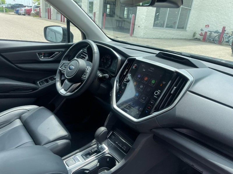 Subaru Ascent Vehicle Image 02