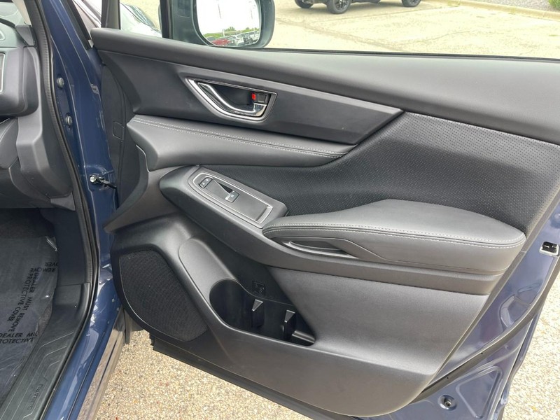 Subaru Ascent Vehicle Image 12