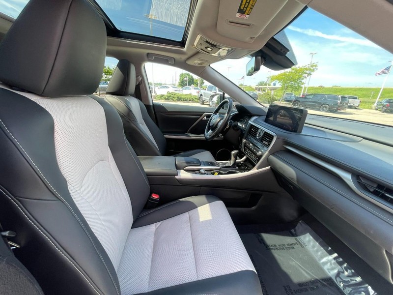 Lexus RX Vehicle Image 11