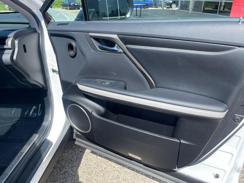 Lexus RX Vehicle Image 13