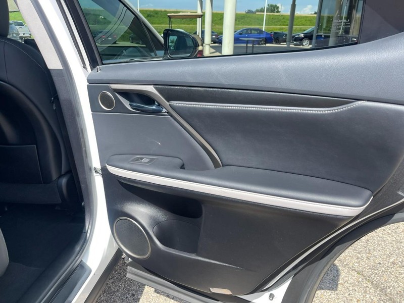 Lexus RX Vehicle Image 16