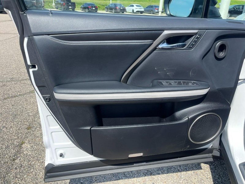 Lexus RX Vehicle Image 24