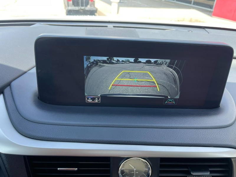 Lexus RX Vehicle Image 33