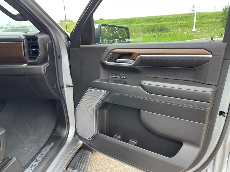 Chevrolet Silverado 1500 Vehicle Image 16